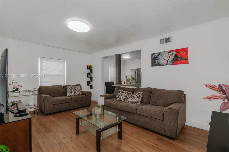 367 E 46th St, Hialeah FL 33013