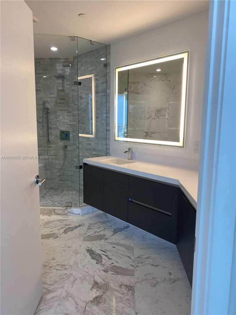 851 NE 1st Ave # 4404, Miami FL 33132