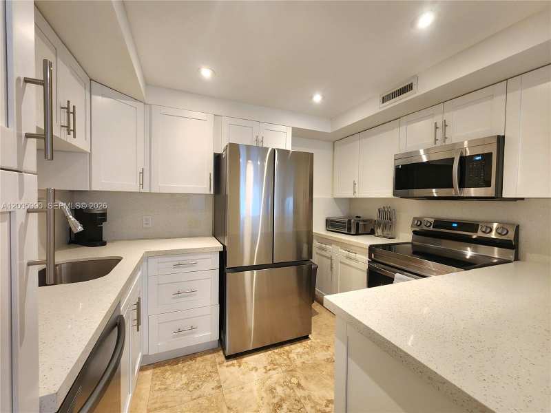3505 S Ocean Dr # 209, Hollywood FL 33019