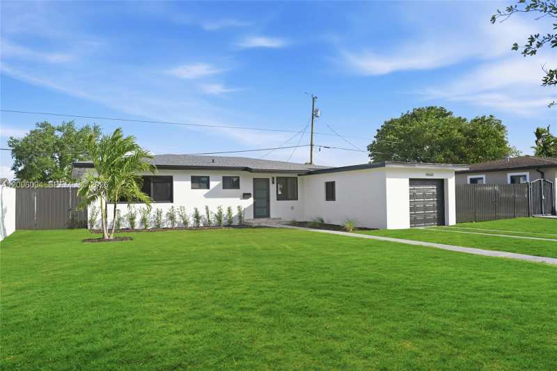 9660 Dominican Dr, Cutler Bay FL 33189