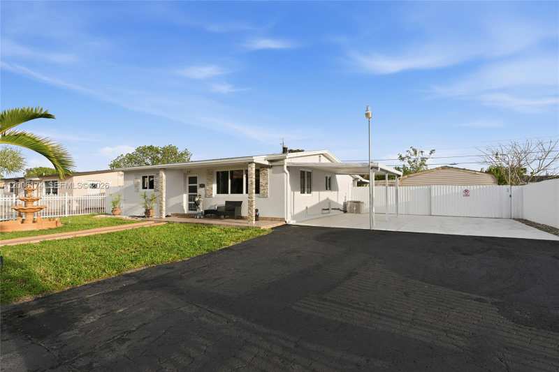 1132 W 71st St, Hialeah FL 33014