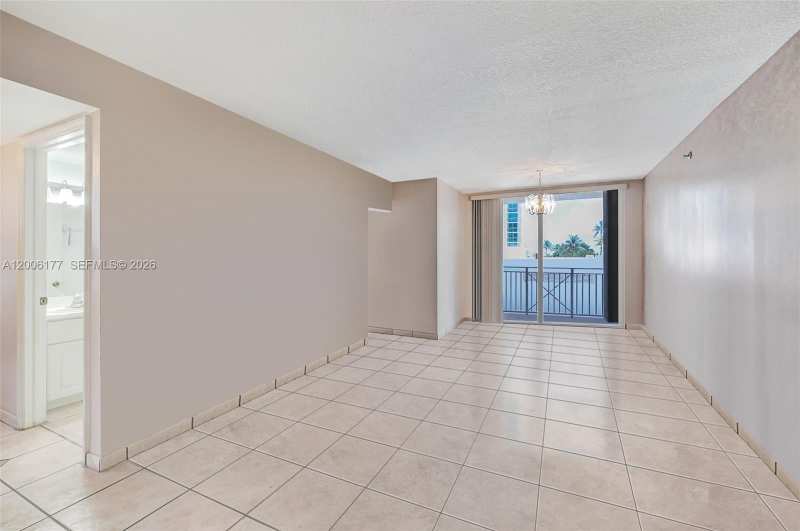 2642 Collins Ave # 306, Miami Beach FL 33140
