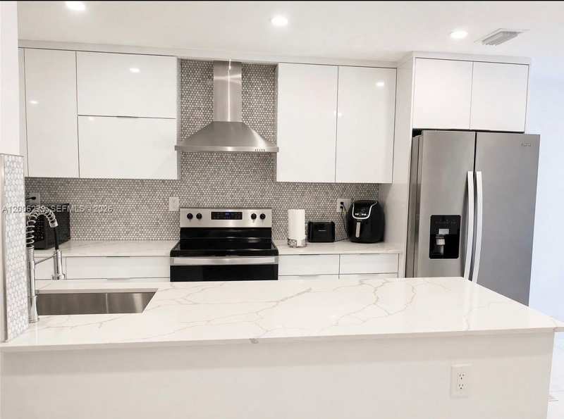 8224 NW 9th Ct # 3, Plantation FL 33324