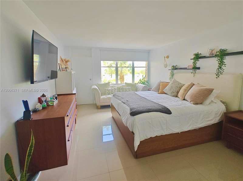 16300 Golf Club Rd # 204, Weston FL 33326