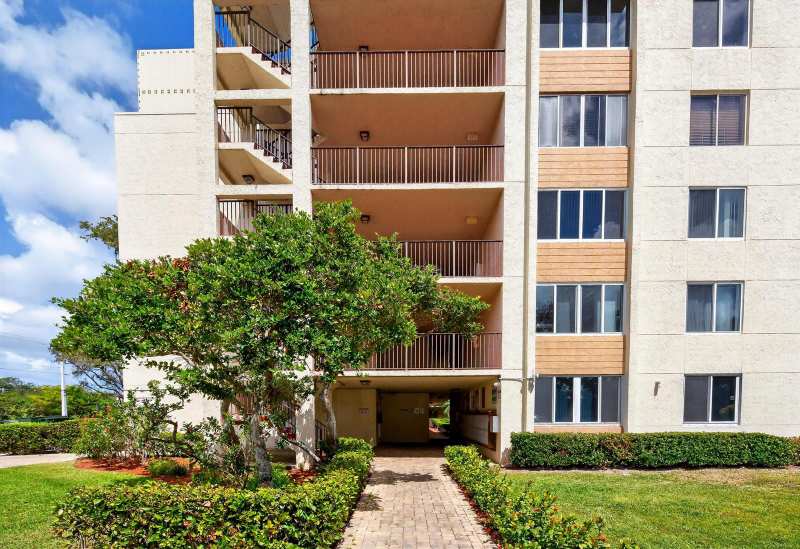3223 Riverside Drive # 406, Coral Springs FL 33065