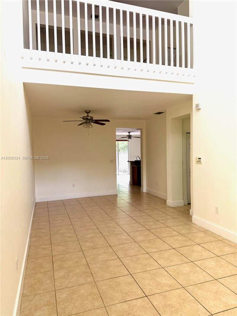 10747 NW 76th Ln, Doral FL 33178