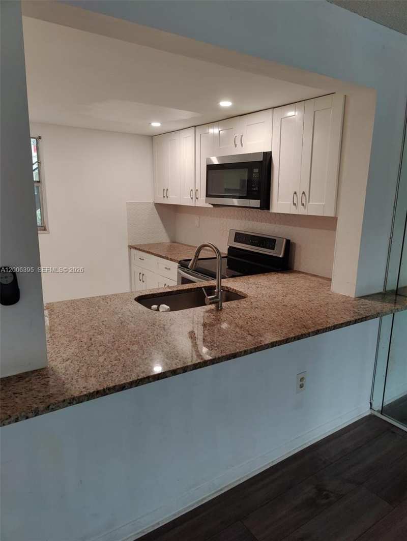 1810 N Lauderdale Ave # 2204, North Lauderdale FL 33068