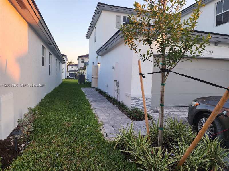 12729 SW 211th St # 1, Miami FL 33177
