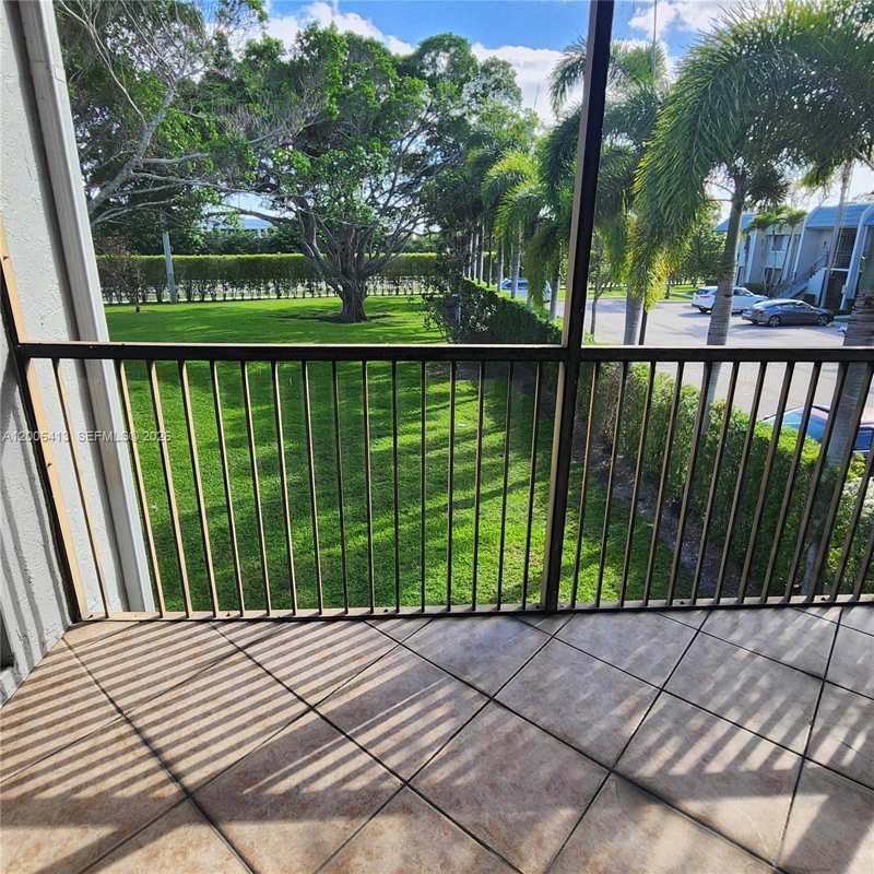 16501 Blatt Blvd # 204, Weston FL 33326