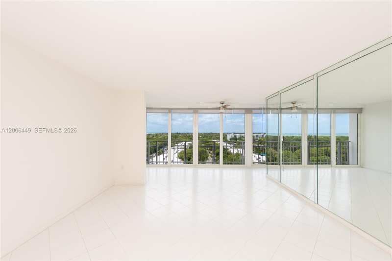 600 Grapetree Dr, Key Biscayne FL 33149