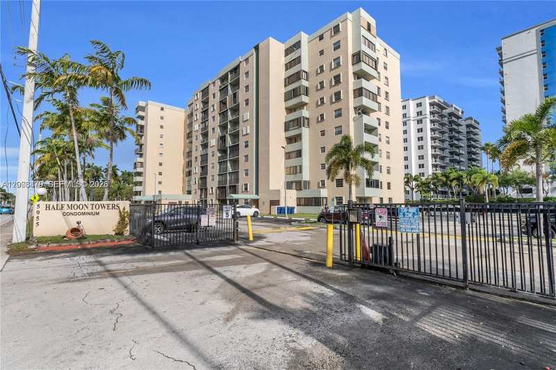 5055 NW 7th St # 504, Miami FL 33126