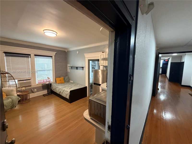 124 Mendoza Ave # 2A, Coral Gables FL 33134