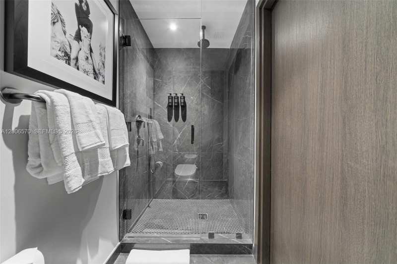 20 NE 11th St # 4012A, Miami FL 33132