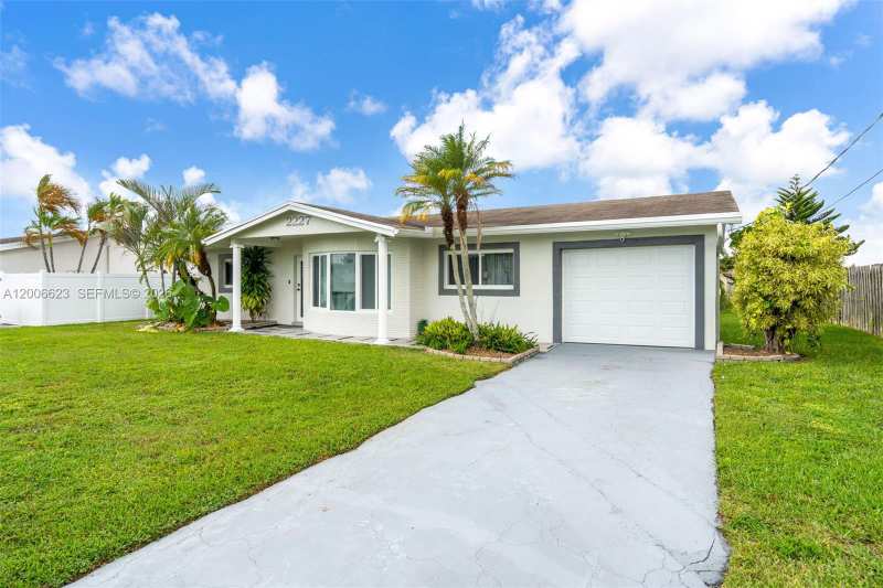 2227 NW 65th Ave, Margate FL 33063
