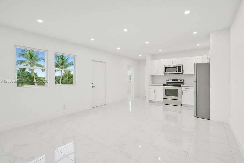 105 NW 14th Way # 0, Dania Beach FL 33004