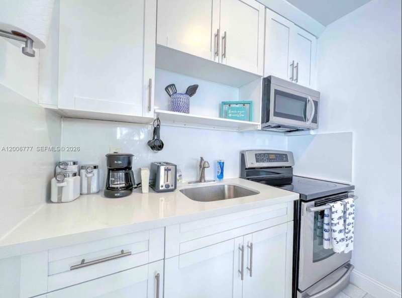 326 Wilson St # 205, Hollywood FL 33019