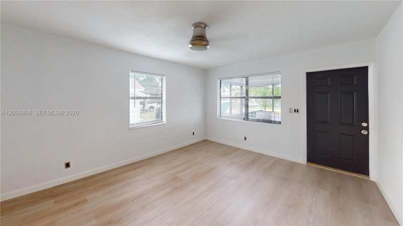 2211 Cleveland St, Hollywood FL 33020
