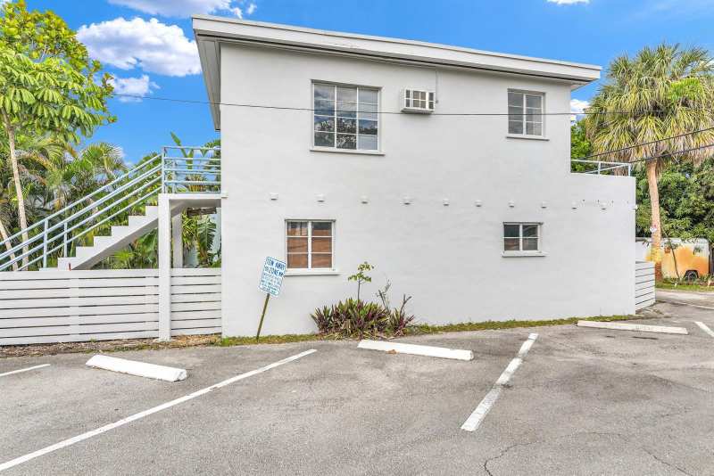 820 N Dixie Highway # 4, FL 33460