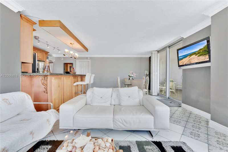 5555 Collins Ave # 16A, Miami Beach FL 33140