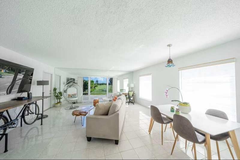 6 Lucerne Avenue # 3, FL 33460