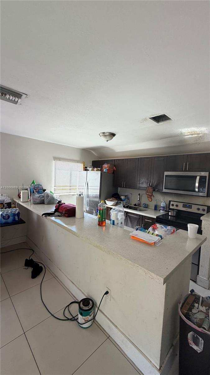 2071 NW 86th St, Miami FL 33147