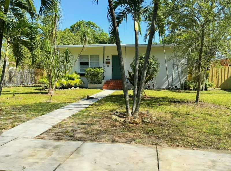 1135 NE 133rd St, North Miami FL 33161