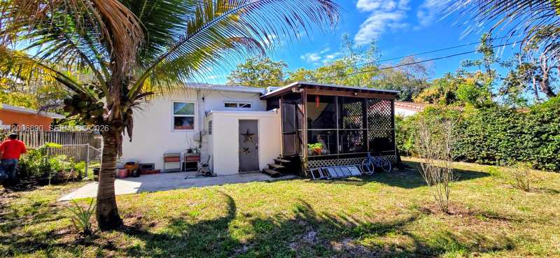 1135 NE 133rd St, North Miami FL 33161