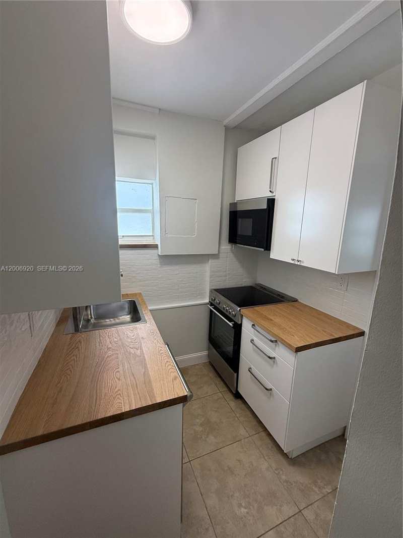 2816 Pine Tree Dr # 2, Miami Beach FL 33140