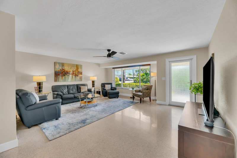 2401 NE 17th Terrace, Wilton Manors FL 33305