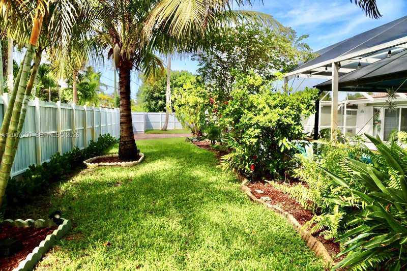 428 N Crescent Dr, Hollywood FL 33021