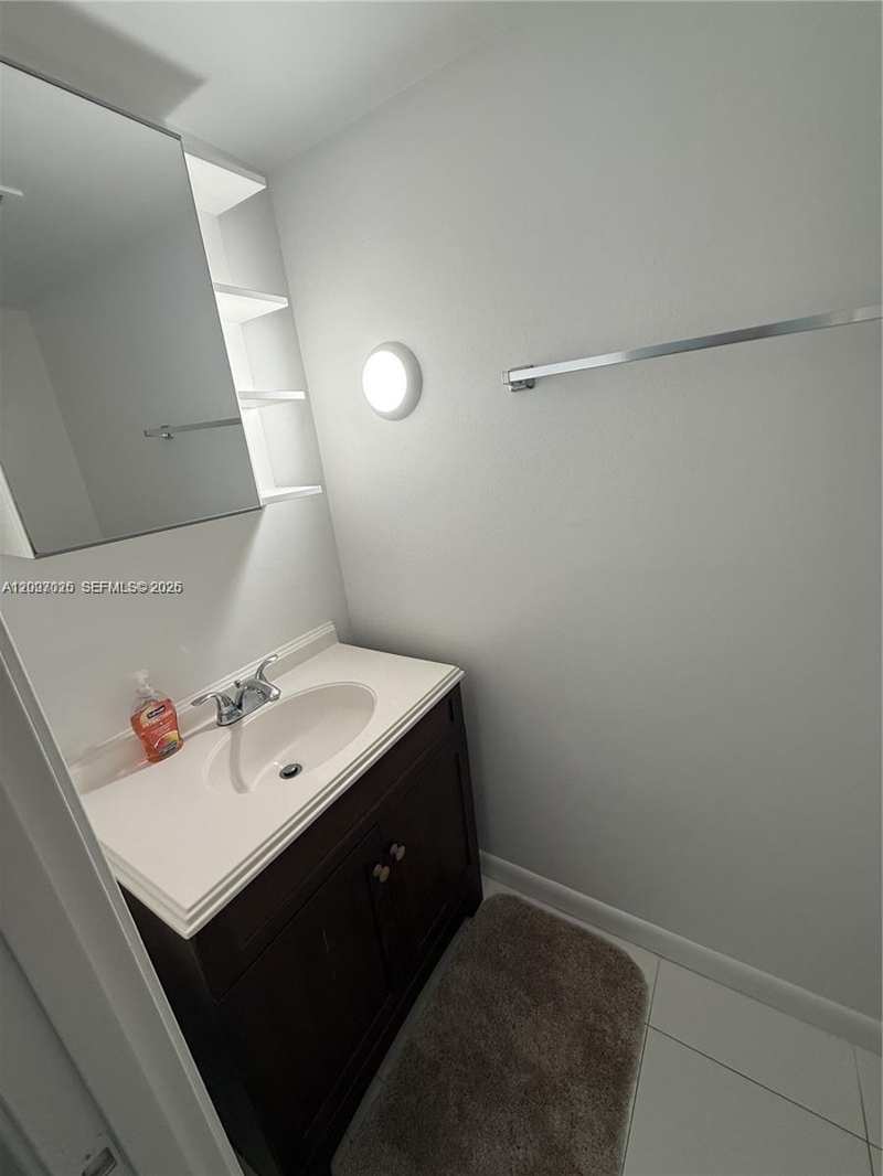 300 Diplomat Pkwy # 712, Hallandale Beach FL 33009