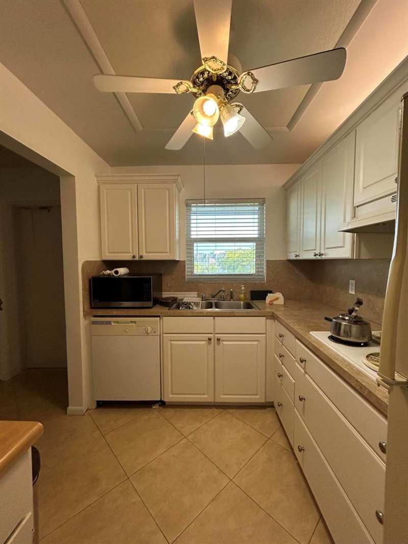 6600 Royal Palm Boulevard # 304b, Margate FL 33063