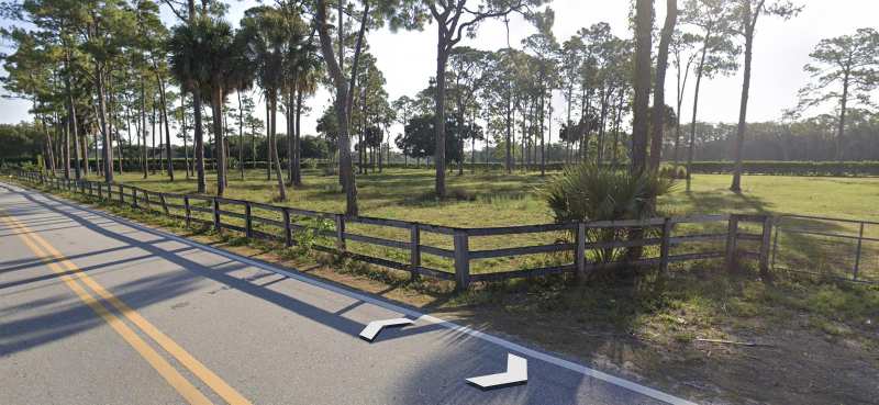 392 F Road, FL 33470