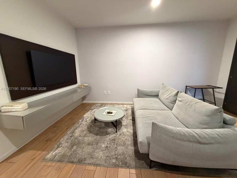 398 NE 5th St # 2015, Miami FL 33132