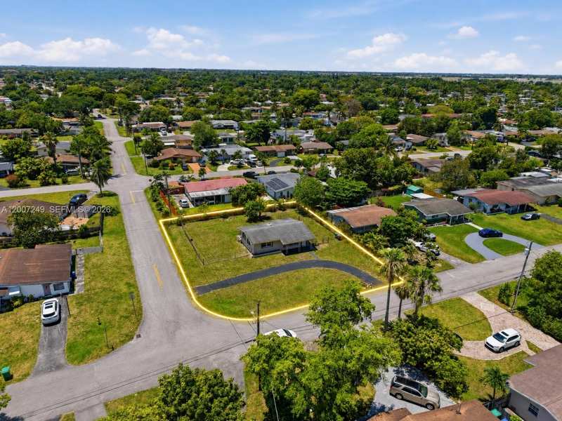 2724 Acapulco Dr, Miramar FL 33023
