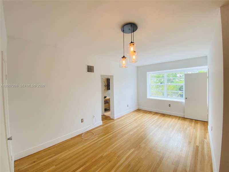 6881 Bay Dr # 11, Miami Beach FL 33141