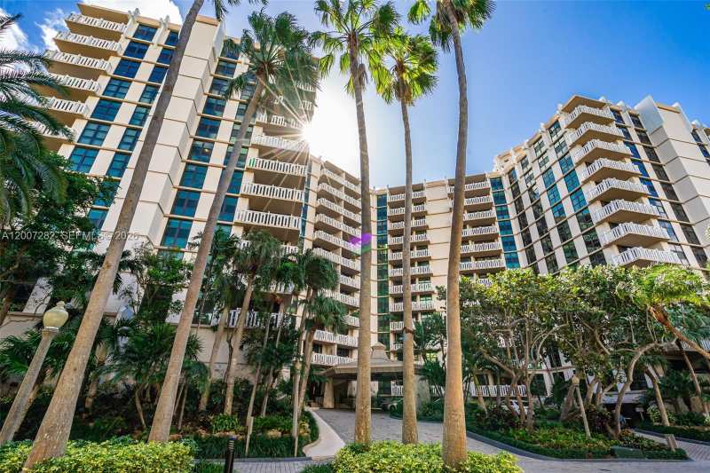 TOWERS OF KEY BISCAYNE CO
