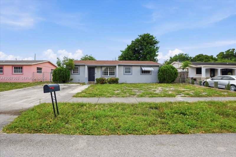5320 NE 8th Ave, Deerfield Beach FL 33064