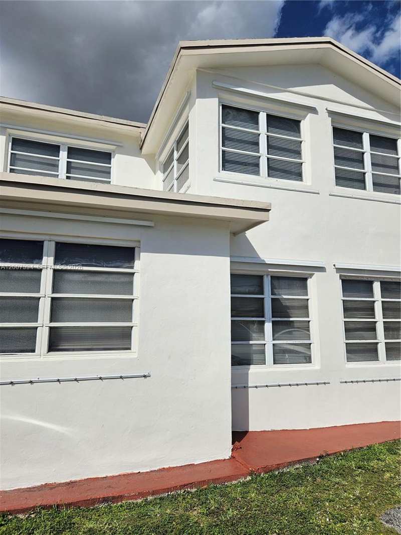 3431-3433 SW 4th St, Miami FL 33135