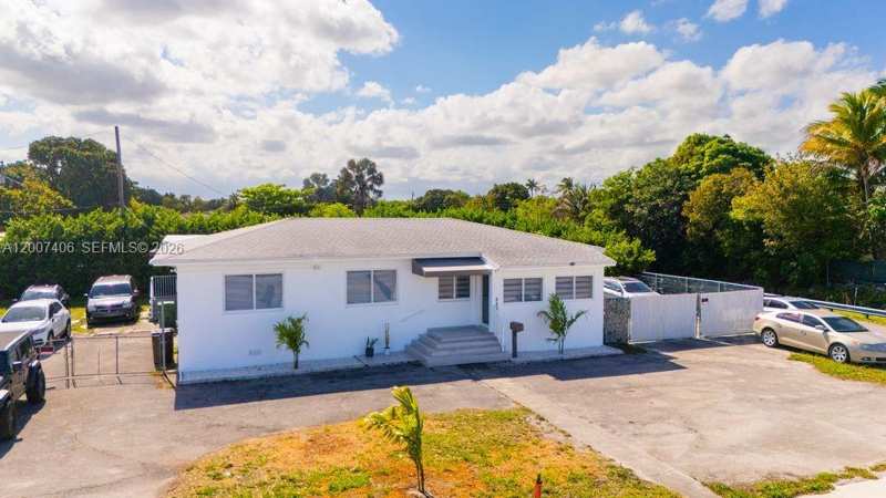 5290 Palm Ave, Hialeah FL 33012