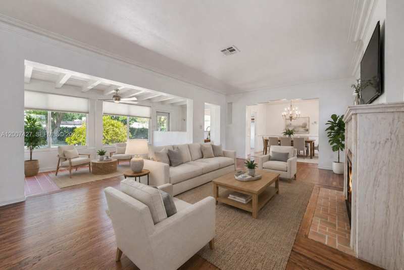 5889 Devonshire Blvd, Miami FL 33155