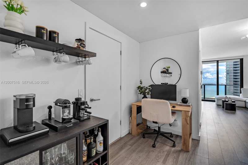 501 NE 31st St # 3704, Miami FL 33137
