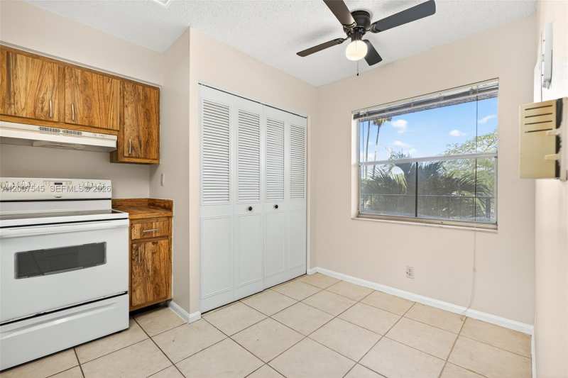 357 N Rock Island Rd # 207, Margate FL 33063