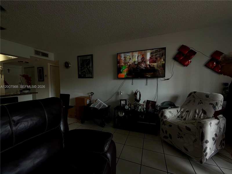 5201 NW 7th St # 104, Miami FL 33126