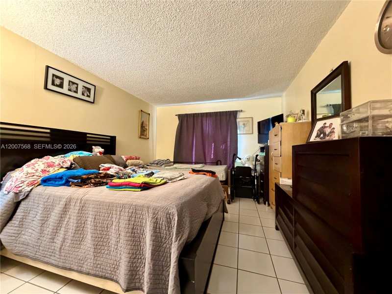 5201 NW 7th St # 104, Miami FL 33126