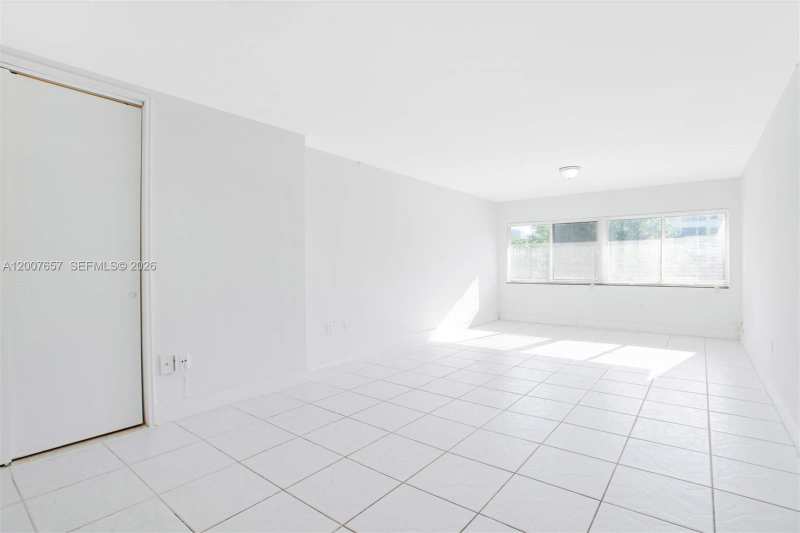 10001 W Bay Harbor Dr # 208, Bay Harbor Islands FL 33154