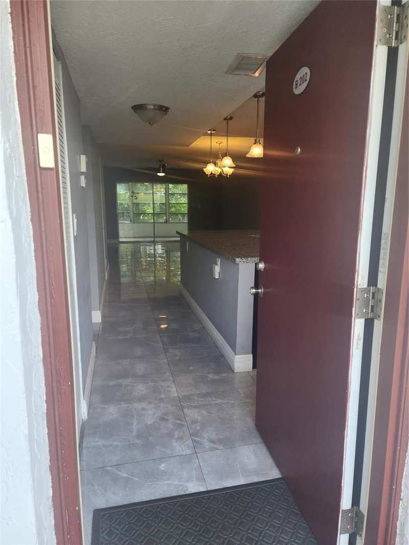 8205 NW 61st Street NW # B202, Tamarac FL 33321