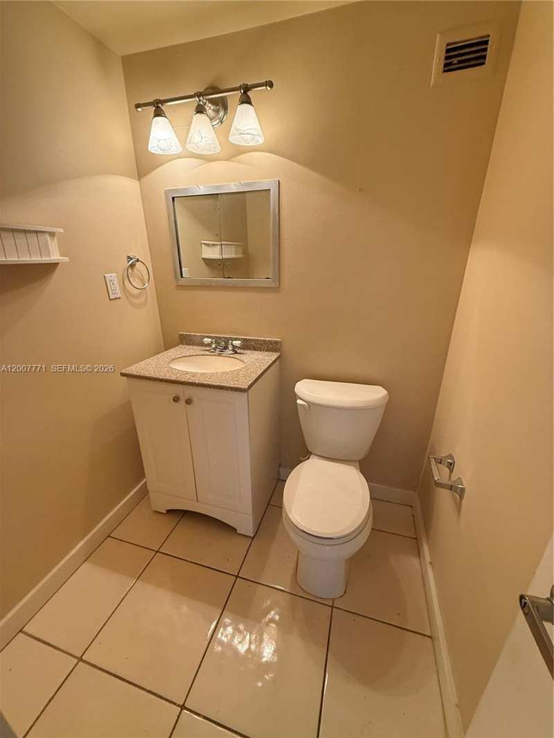 5313 Collins Ave # 906, Miami Beach FL 33140