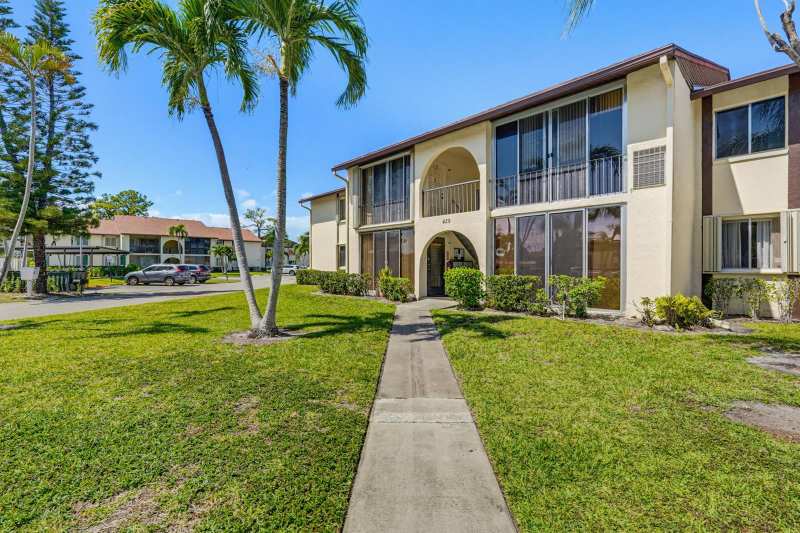 5760 Pine Wood Drive # 1, FL 33463