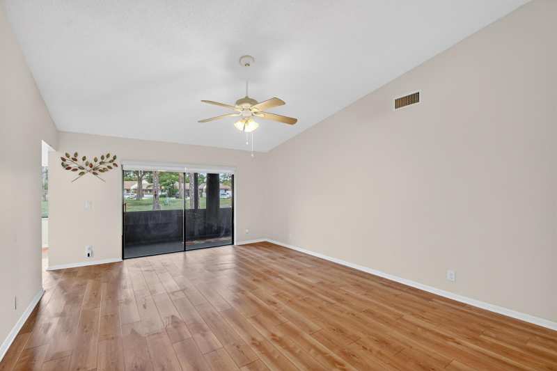 6105 Fairfield Circle, FL 33463